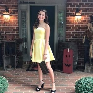 Size 0 short yellow Sherri Hill Dress